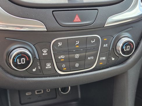 Used 2020 Chevrolet Equinox LT image 14