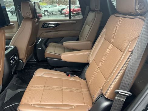 Used 2025 Chevrolet Tahoe High Country image 24