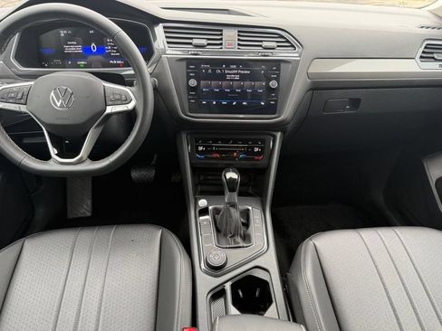 Certified 2023 Volkswagen Tiguan SE AWD/4WD image 11