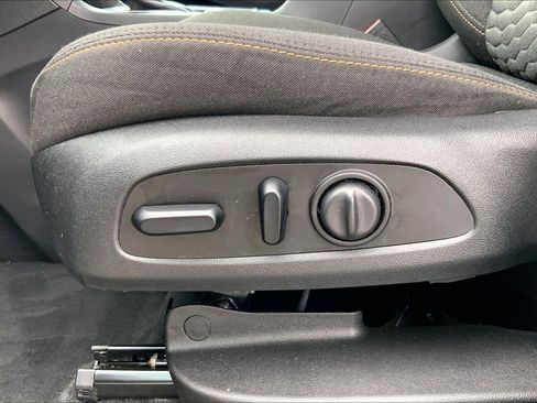 Used 2020 Chevrolet Equinox LT FWD image 32