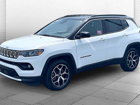 Used 2025 Jeep Compass Limited AWD/4WD image 13