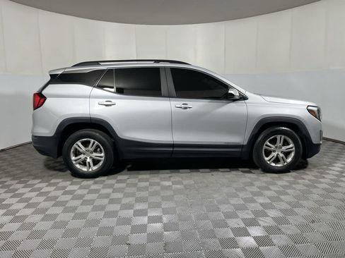 Used 2021 GMC Terrain SLE w/ Driver Convenience Package FWD image 9