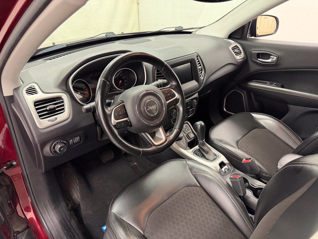 Used 2021 Jeep Compass Latitude w/ Convenience Group AWD/4WD image 19