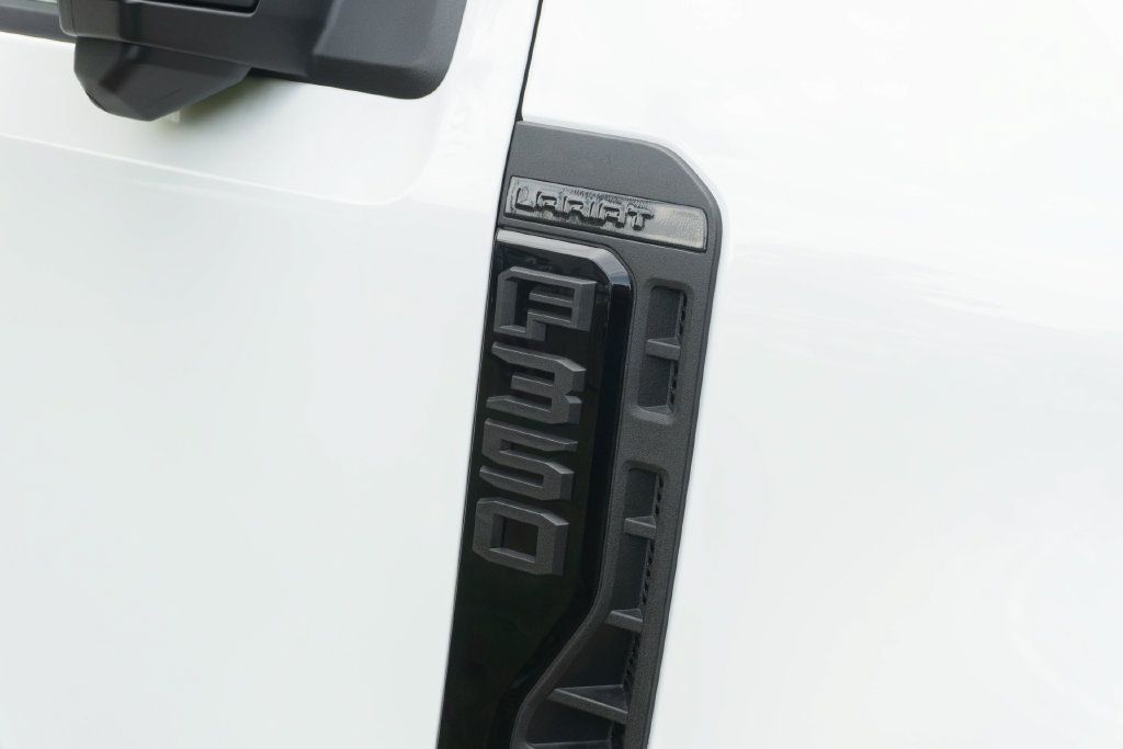 Used 2026 Ford F350 Lariat w/ Tremor Off-Road Package AWD/4WD image 6