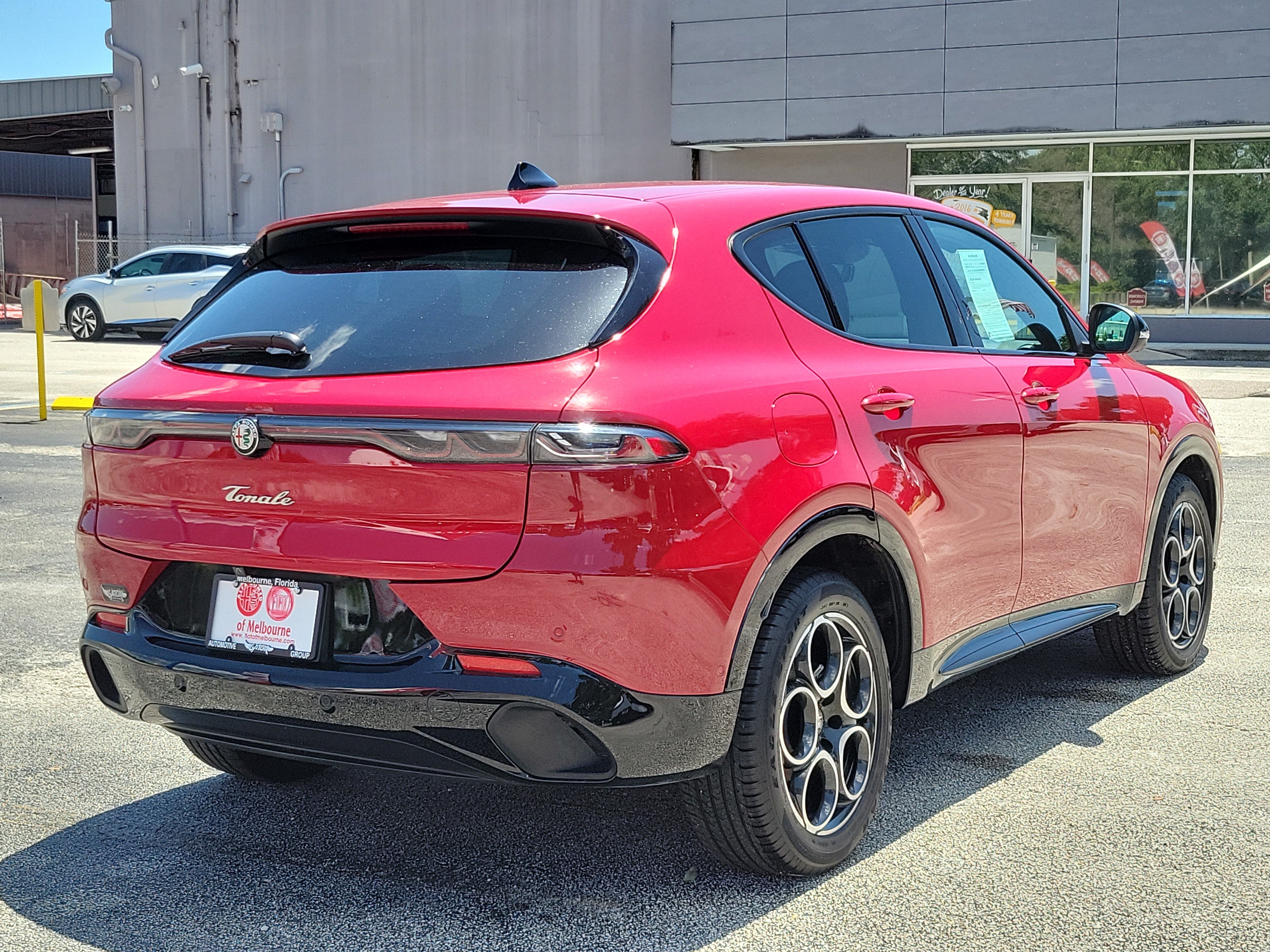 Used 2025 Alfa Romeo Tonale w/ Premium Package AWD/4WD image 4