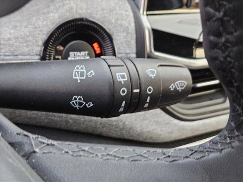 Used 2025 Jeep Compass Latitude image 16