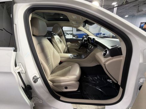 Used 2021 Mercedes-Benz GLC 300 4MATIC image 26