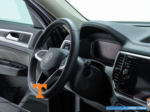 Used 2023 Volkswagen Atlas SE w/ Panoramic Sunroof Package FWD image 35