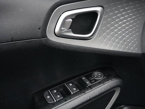 Used 2022 Kia Soul LX w/ Technology Package image 32