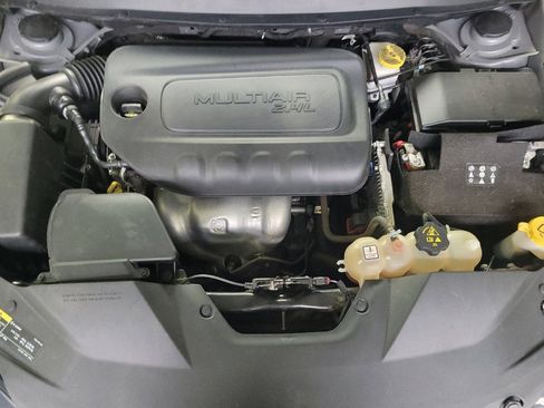 Used 2021 Jeep Cherokee Latitude Plus FWD image 30