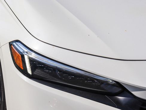 Used 2024 Honda Civic Sport image 6