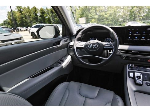 Used 2025 Hyundai Palisade SEL FWD image 6