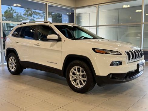 Used 2015 Jeep Cherokee Latitude w/ Comfort/Convenience Group AWD/4WD image 6