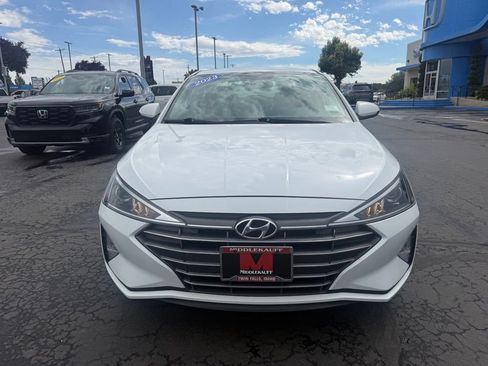 Used 2020 Hyundai Elantra SE w/ Cargo Package (C1) FWD image 2