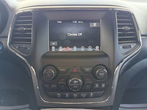 Used 2020 Jeep Grand Cherokee Laredo image 46