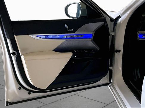 Used 2024 BMW i7 eDrive50 w/ M Sport Package RWD image 20