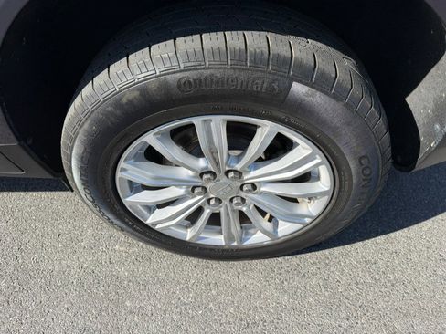 Used 2018 Cadillac XT5 FWD image 20