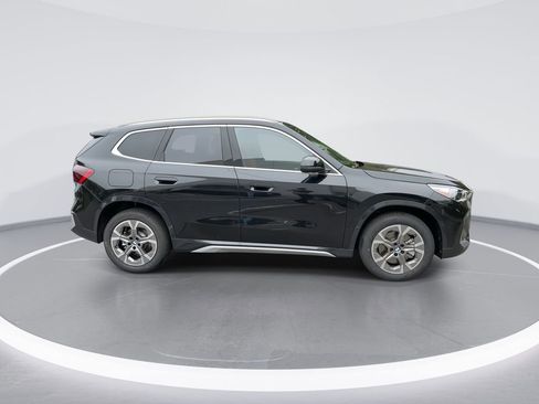 Used 2025 BMW X1 xDrive28i w/ Technology Package image 9