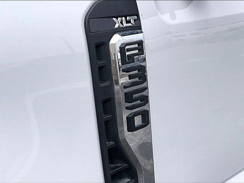 Used 2024 Ford F350 XLT w/ FX4 Off-Road Package image 8