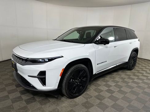 Used 2024 Jeep Wagoneer Launch Edition image 7