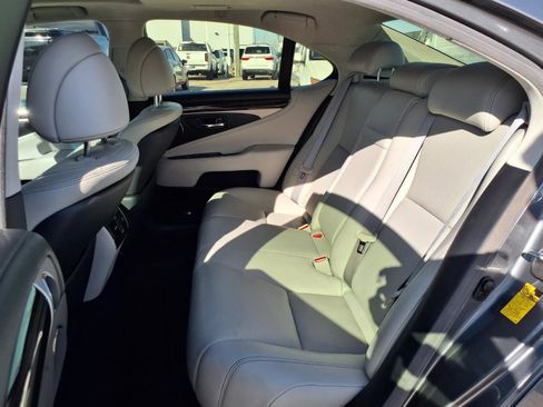 Used 2015 Lexus LS 460 Base w/ Comfort Package image 19