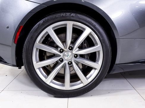 Used 2018 Aston Martin DB11 Coupe RWD image 22