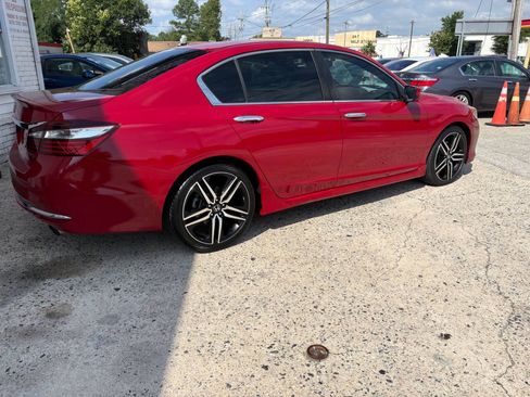 Used 2017 Honda Accord Sport image 6