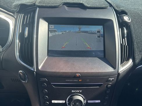 Used 2016 Ford Edge Titanium FWD image 13