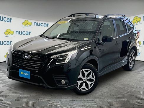 Used 2022 Subaru Forester Premium AWD/4WD image 3