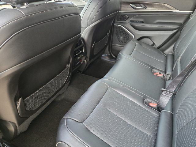 New 2027 Jeep Grand Cherokee Limited AWD/4WD image 21