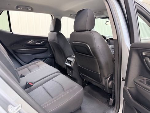 Used 2024 GMC Terrain SLE w/ Driver Convenience Package FWD image 32