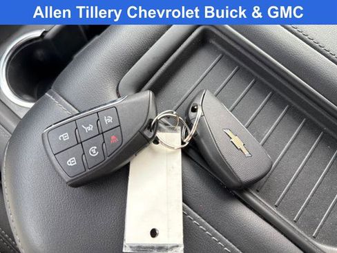 Used 2024 Chevrolet Tahoe Z71 w/ Luxury Package image 21