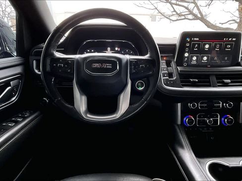 Used 2022 GMC Yukon SLT w/ SLT Premium Package image 6