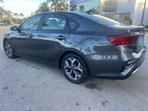 Used 2019 Kia Forte LXS FWD image 5