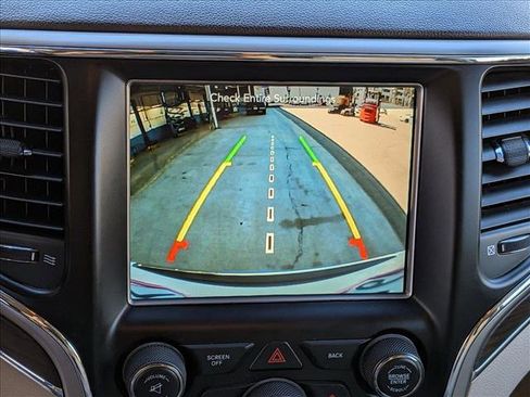 Used 2017 Jeep Grand Cherokee Overland w/ Jeep Active Safety Group AWD/4WD image 14