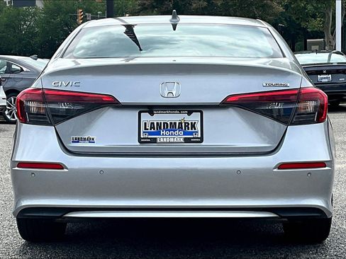 Used 2023 Honda Civic Touring image 4
