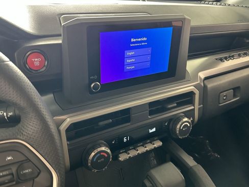 Used 2025 Toyota Tacoma TRD Off-Road AWD/4WD image 17