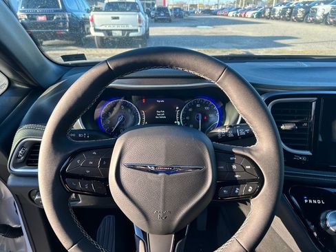 New 2026 Chrysler Pacifica Select w/ S Appearance Package image 15