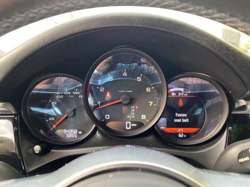 Used 2018 Porsche Macan AWD/4WD image 27