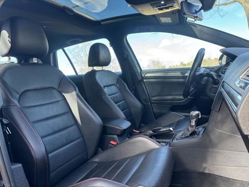 Used 2018 Volkswagen GTI SE w/ SE Leather Package image 5