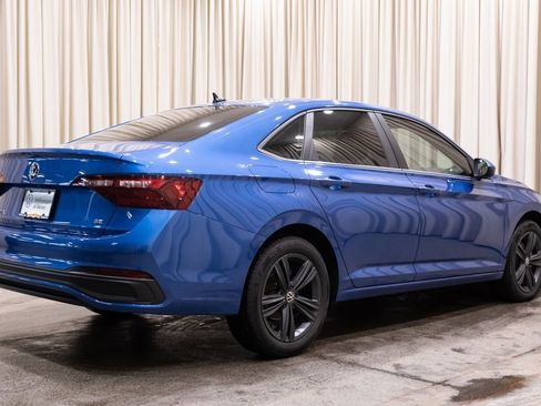 Used 2024 Volkswagen Jetta SE w/ Panoramic Sunroof Package image 6