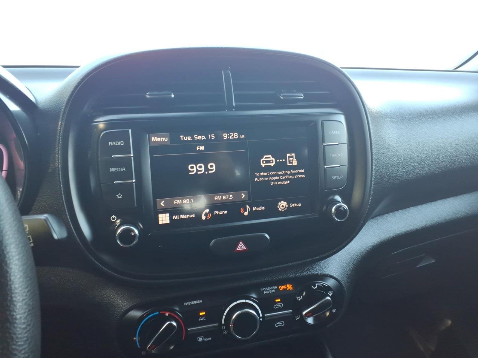 Used 2024 Kia Soul LX w/ LX Technology Package FWD image 17