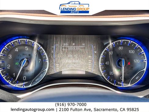 Used 2018 Chrysler Pacifica Touring-L FWD image 22