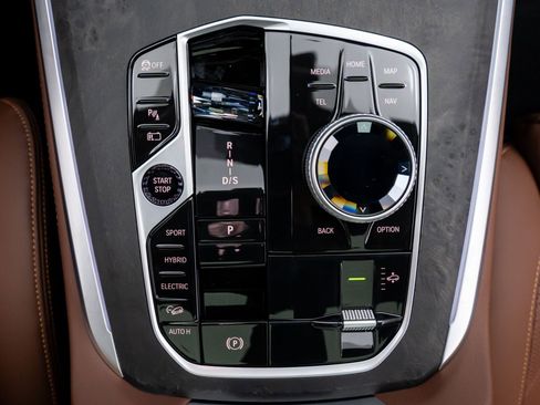 New 2026 BMW X5 xDrive50e w/ Executive Package image 23