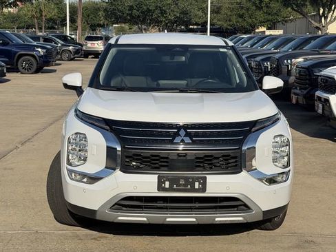 Used 2024 Mitsubishi Outlander SE AWD/4WD image 2