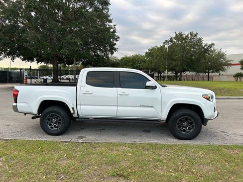 Used 2018 Toyota Tacoma SR5 image 6