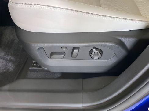 Used 2024 Buick Envision Avenir AWD/4WD image 12