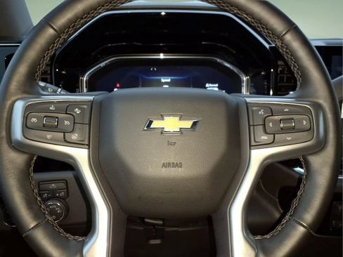 Used 2025 Chevrolet Silverado 1500 LT AWD/4WD image 26