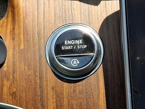 Used 2024 Mercedes-Benz C 300 4MATIC Sedan image 25