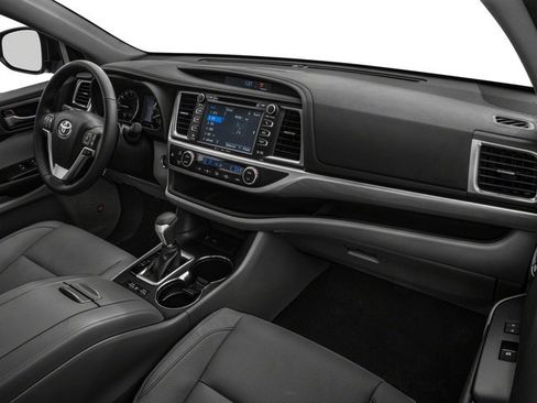 Used 2017 Toyota Highlander Limited AWD/4WD image 16